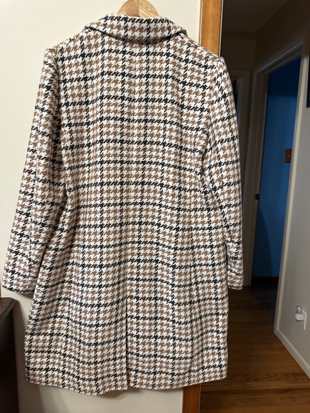 Ann Taylor Tan, Black & Cream Houndstooth Blazer - Picture 6 of 6